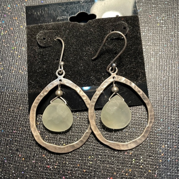 Silpada Artisan Designed Hammered Sterling Silver Earrings &  Sage Quartz - Picture 2 of 3